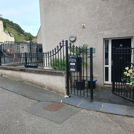 Bodlondeb Castle Bed & Breakfast { Central Llandudno} Екстер'єр фото