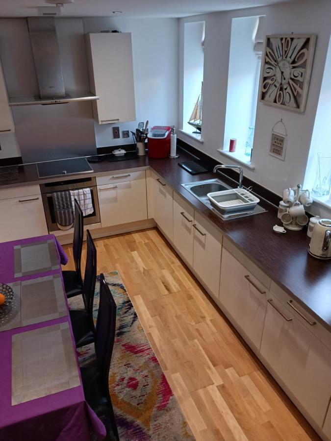 Bodlondeb Castle Bed & Breakfast { Central Llandudno} Екстер'єр фото